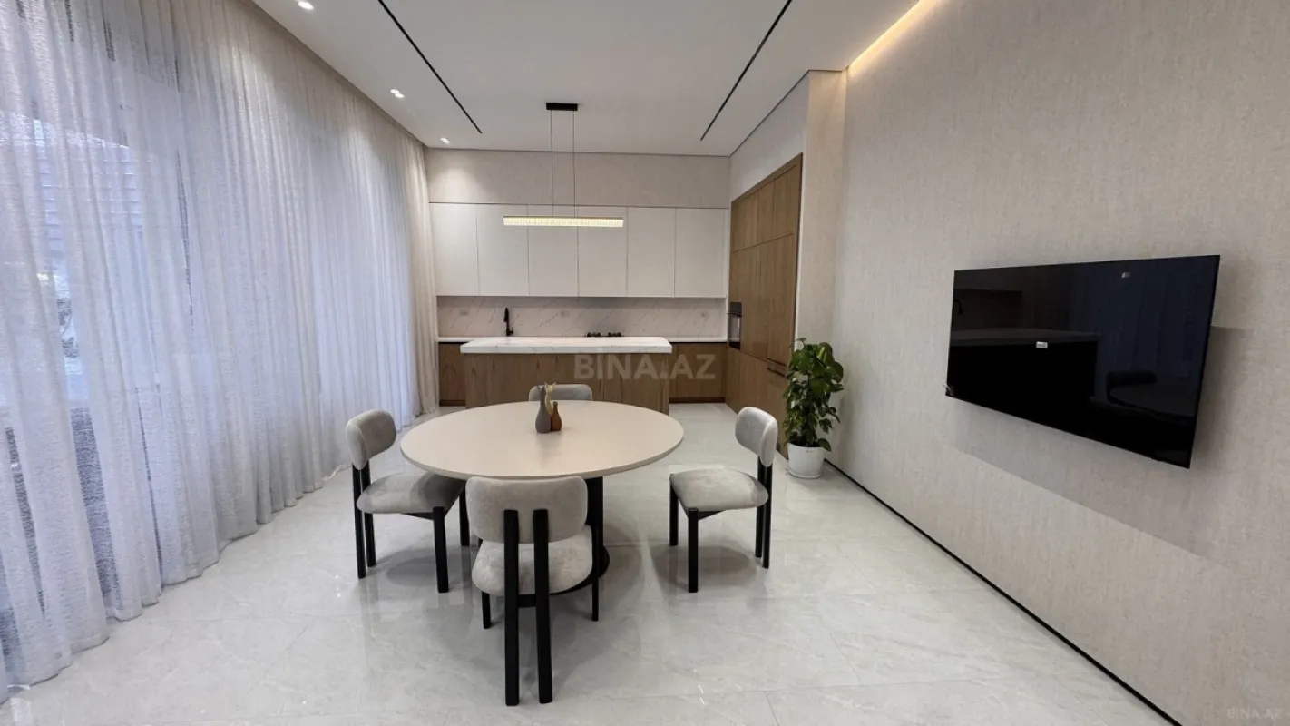 Satılır 5 otaqlı həyət evi 250 m²