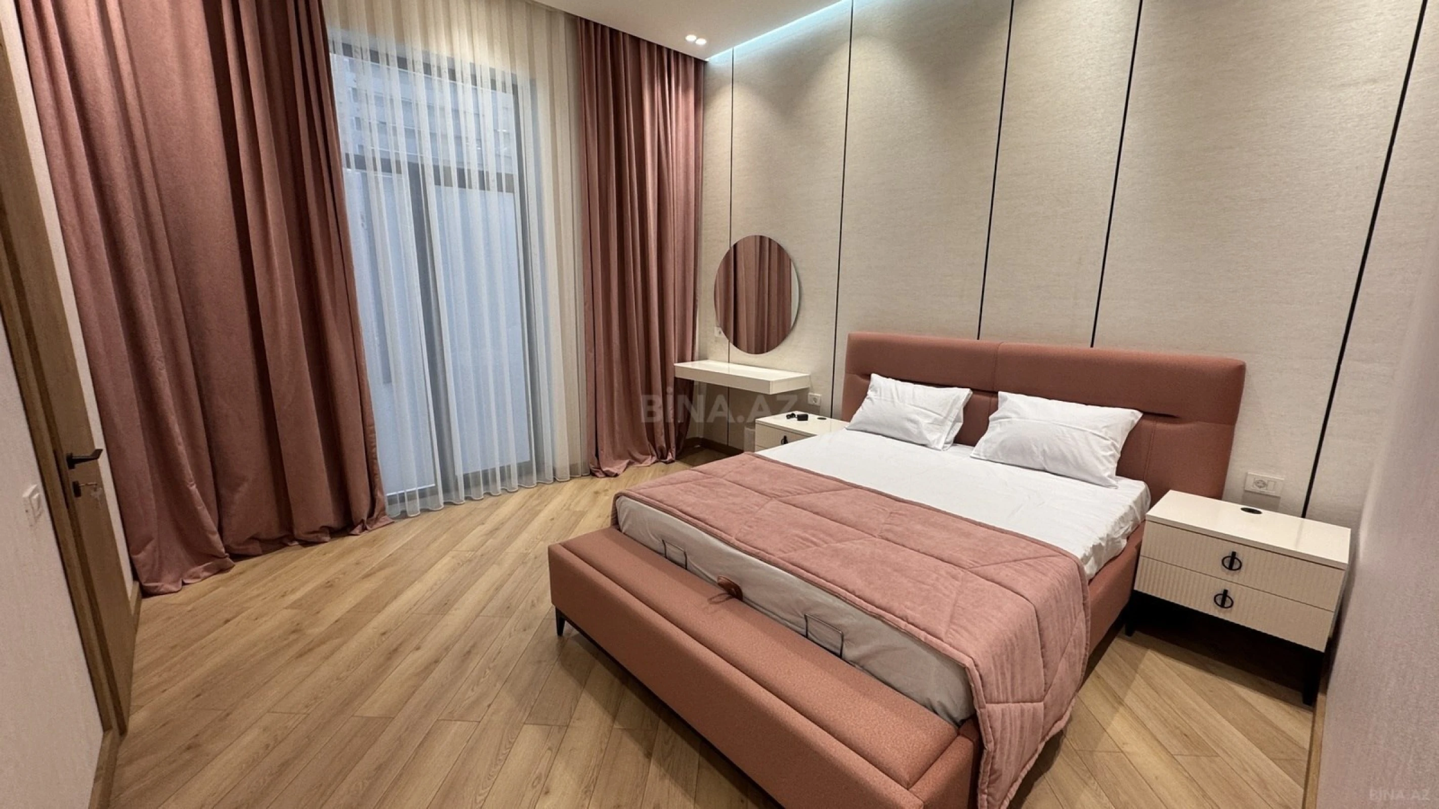 Satılır 5 otaqlı həyət evi 250 m²