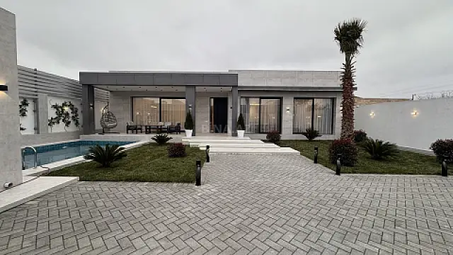 Satılır 5 otaqlı həyət evi 250 m²