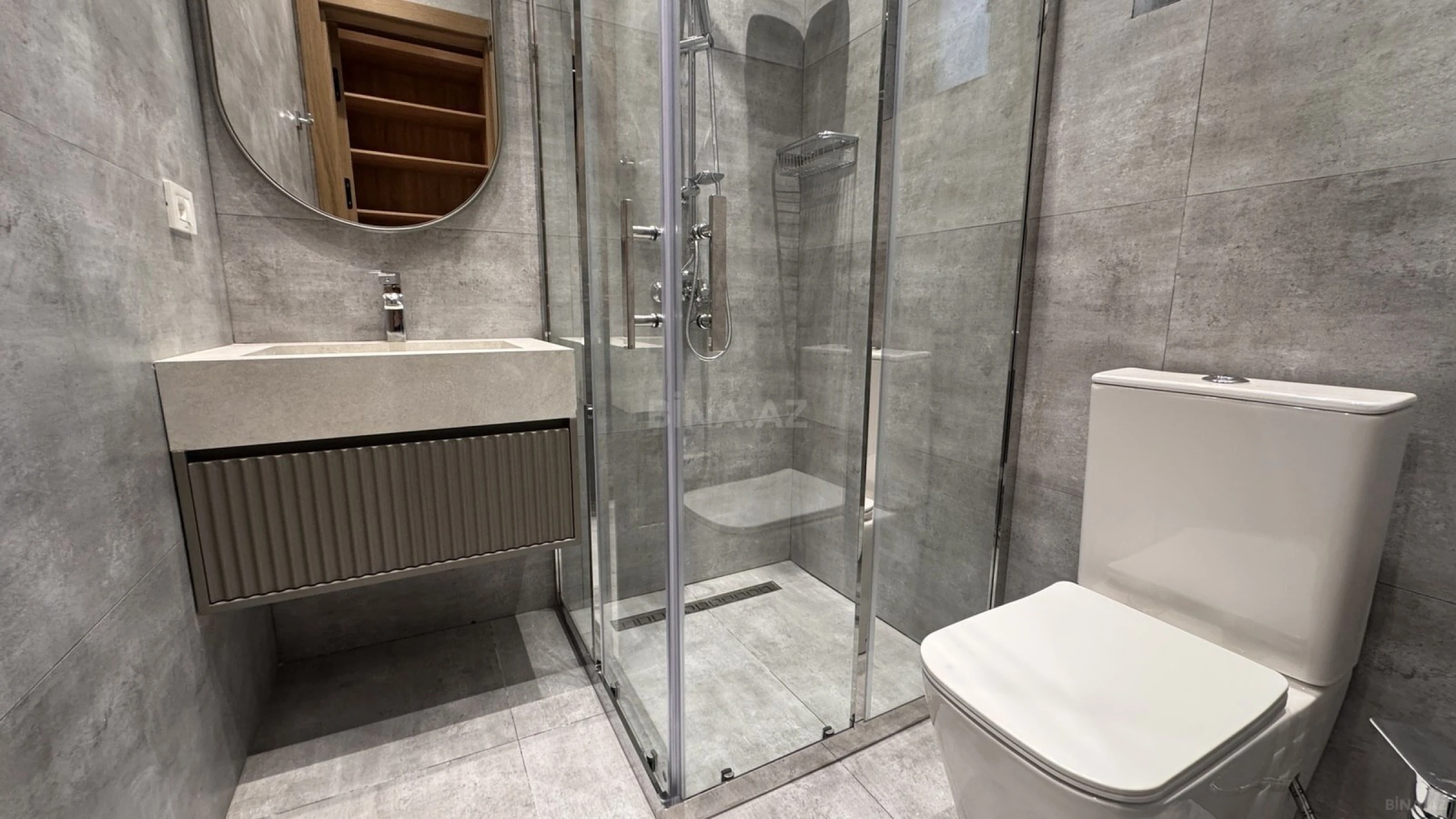 Satılır 5 otaqlı həyət evi 250 m²