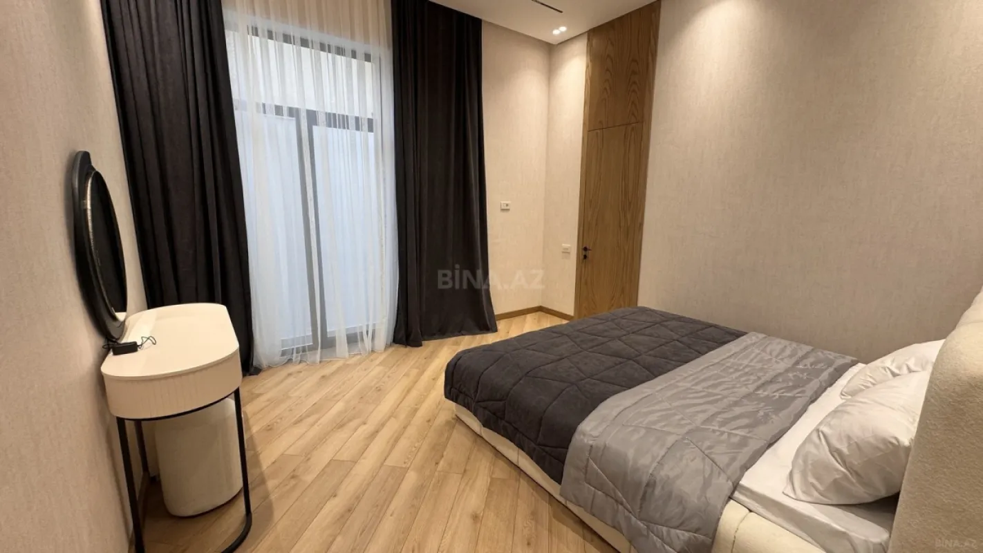 Satılır 5 otaqlı həyət evi 250 m²