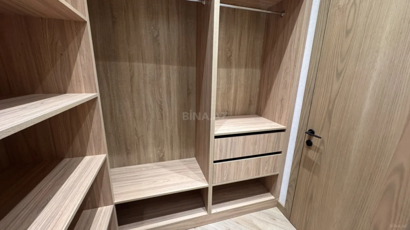 Satılır 5 otaqlı həyət evi 250 m²