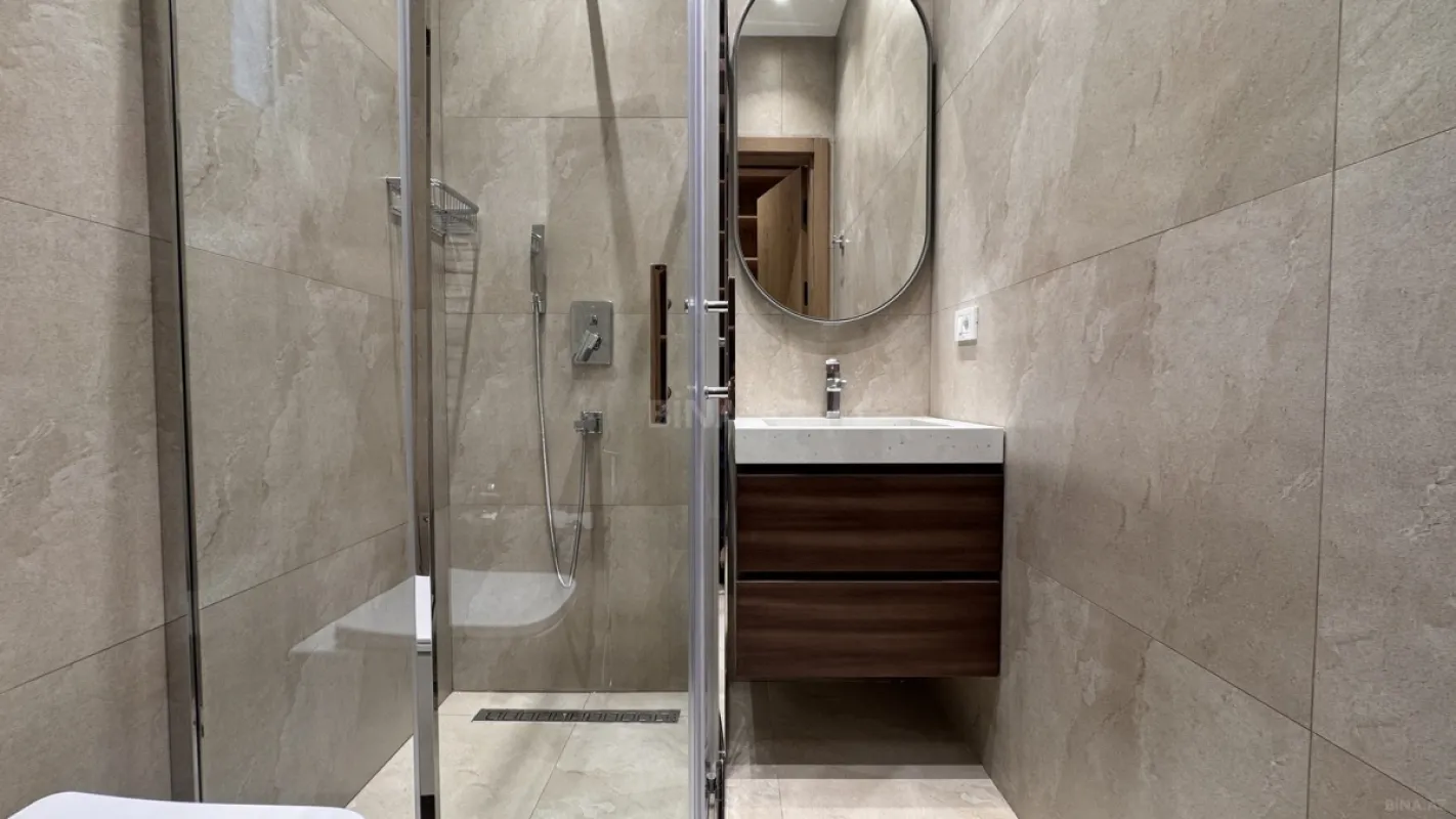 Satılır 5 otaqlı həyət evi 250 m²