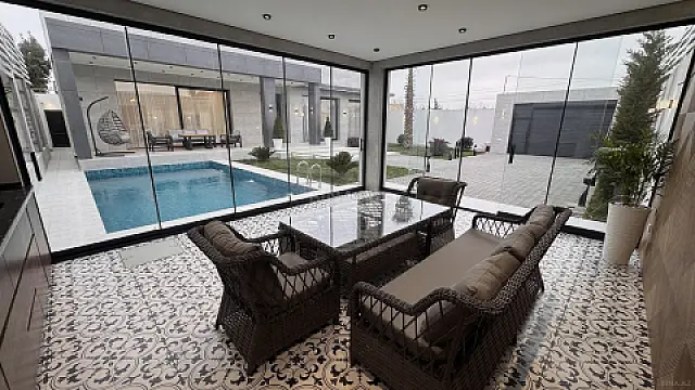 Satılır 5 otaqlı həyət evi 250 m²