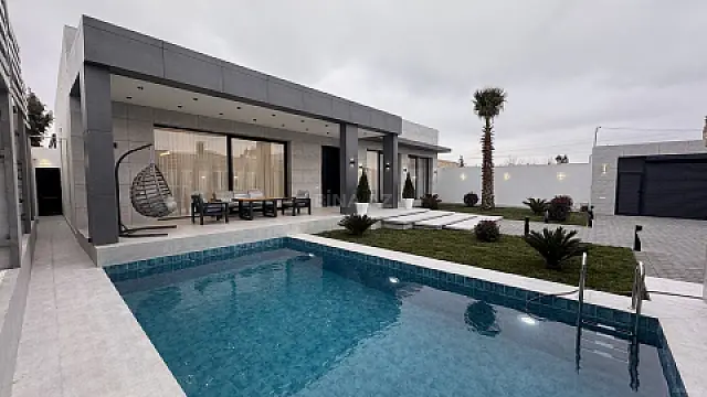 Satılır 5 otaqlı həyət evi 250 m²