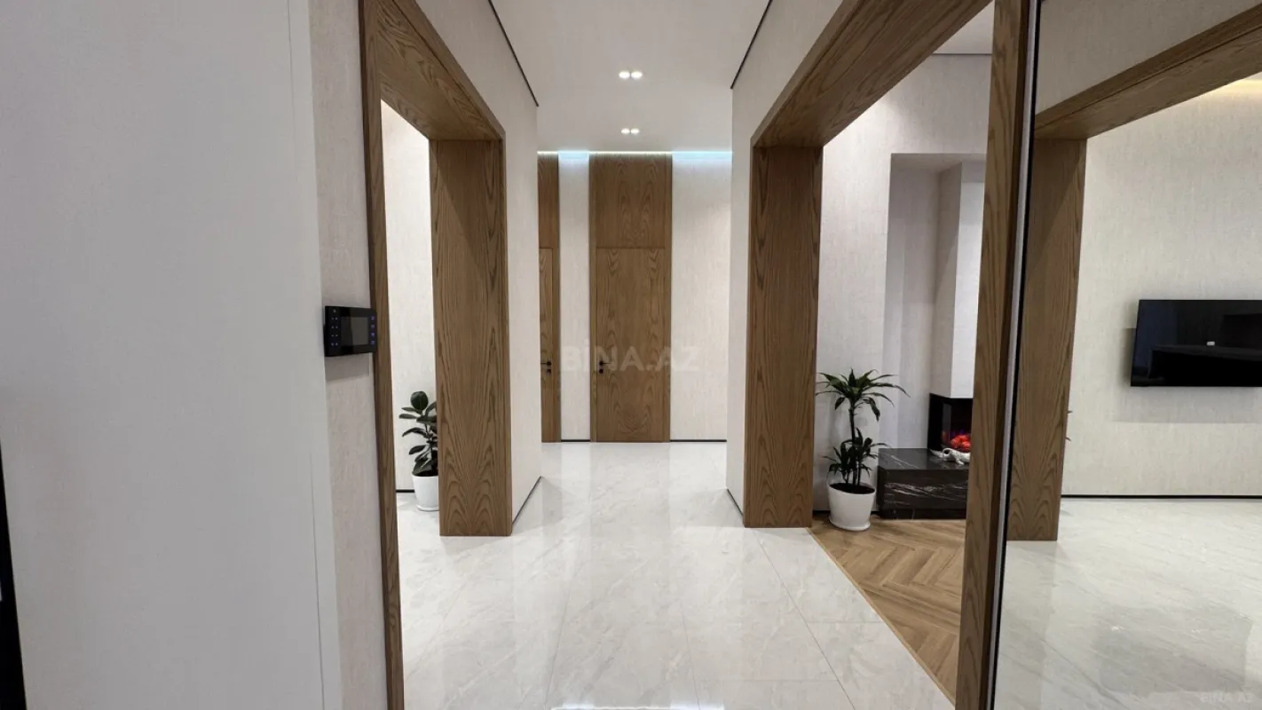 Satılır 5 otaqlı həyət evi 250 m²