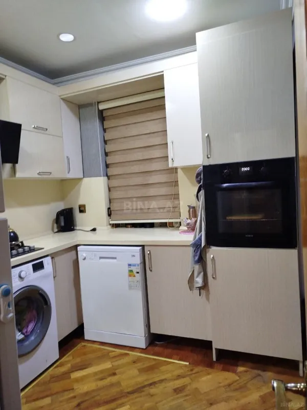 Satılır 4 otaqlı mənzil 100 m²