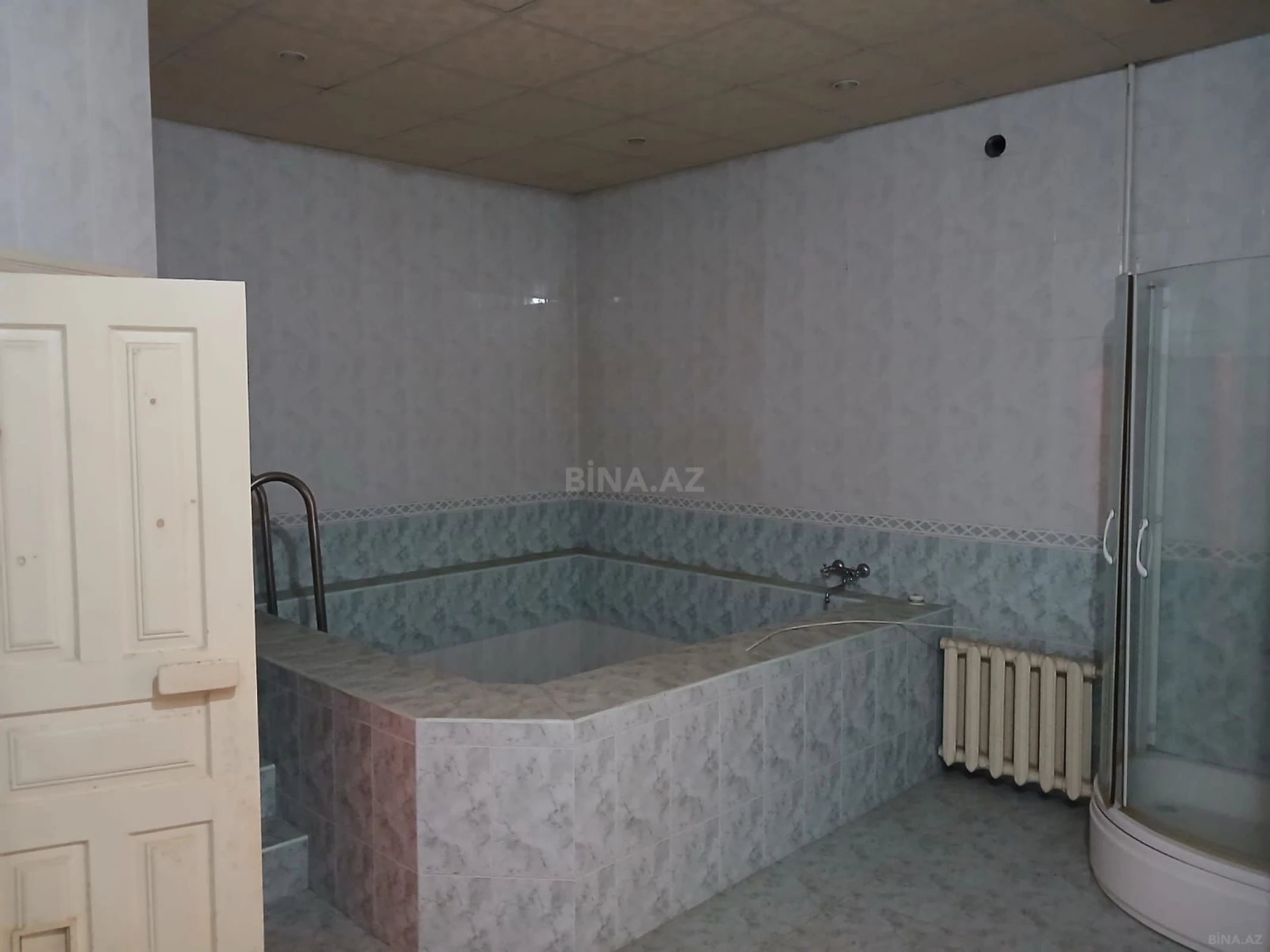 Kirayə verilir 12 otaqlı həyət evi 500 m²