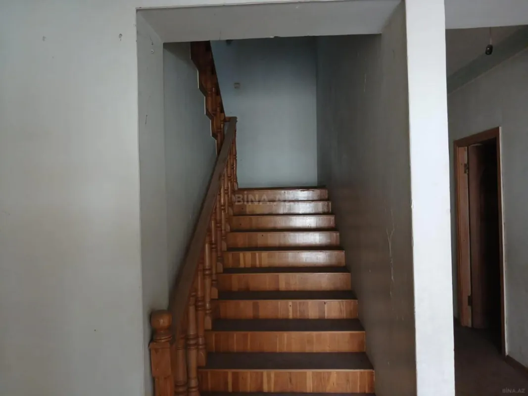 Kirayə verilir 12 otaqlı həyət evi 500 m²