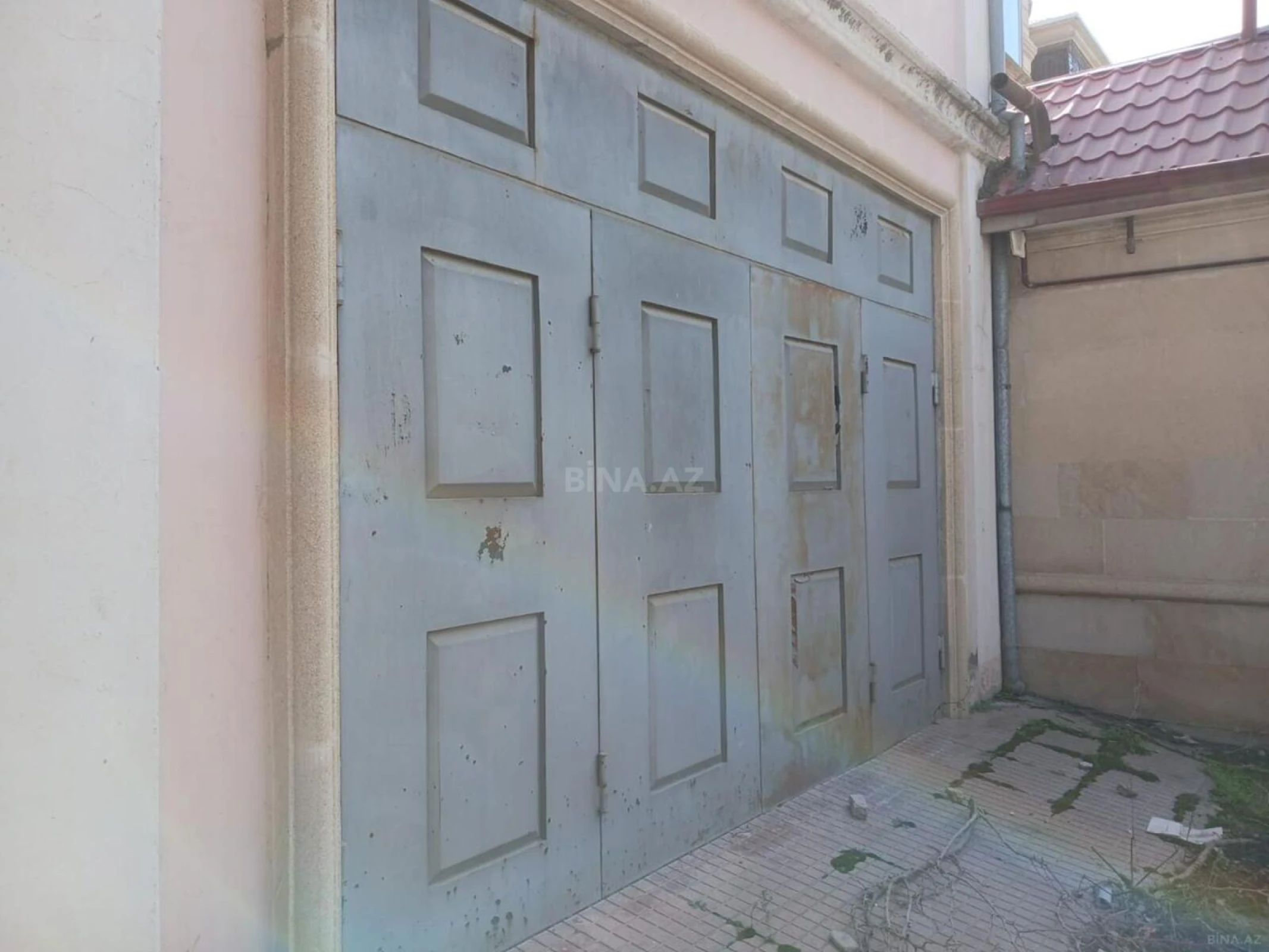 Kirayə verilir 12 otaqlı həyət evi 500 m²