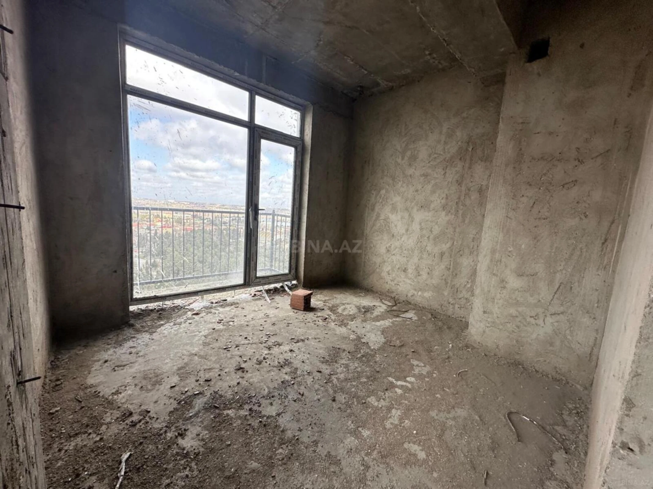 Satılır 2 otaqlı mənzil 76 m²