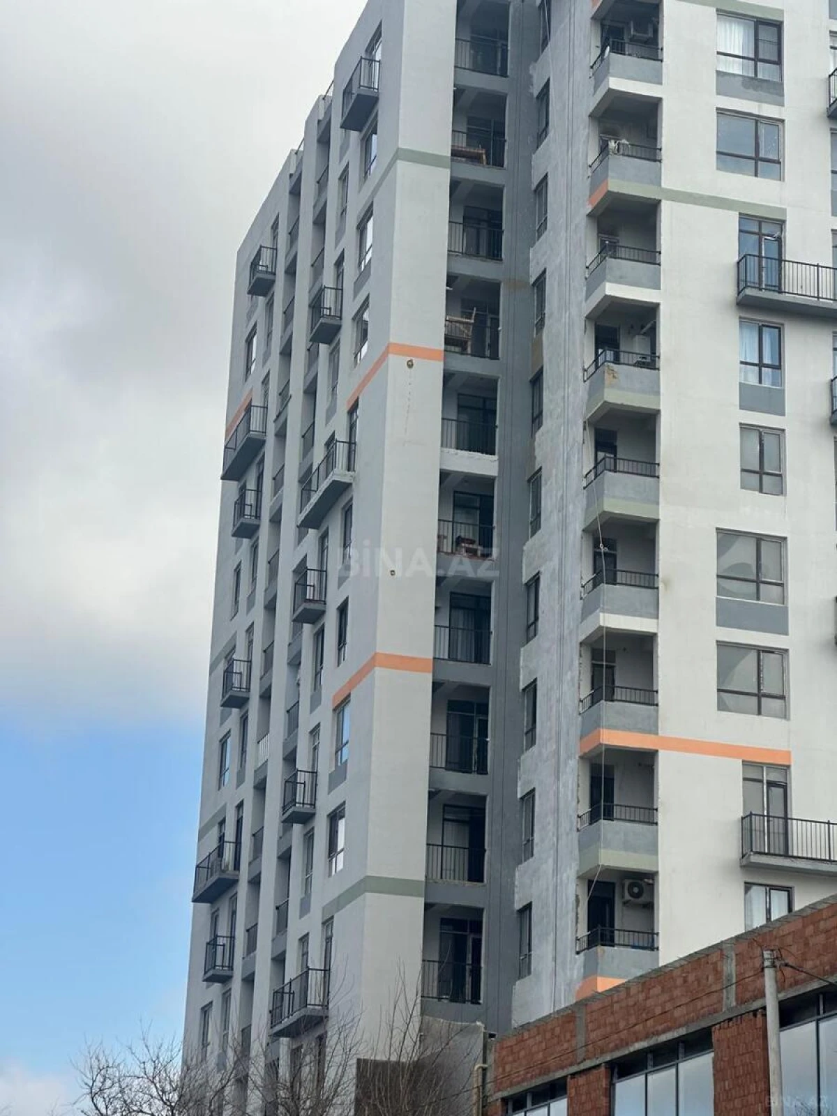 Satılır 2 otaqlı mənzil 76 m²