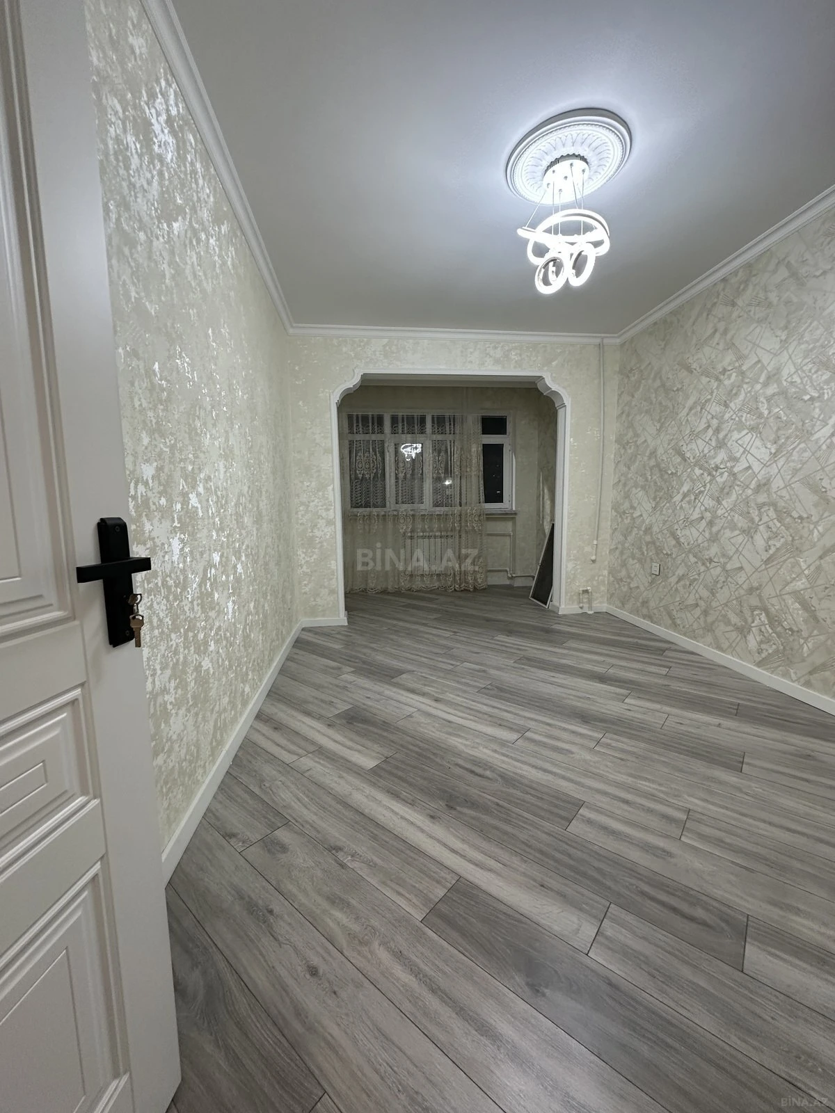 Satılır 4 otaqlı mənzil 118 m²