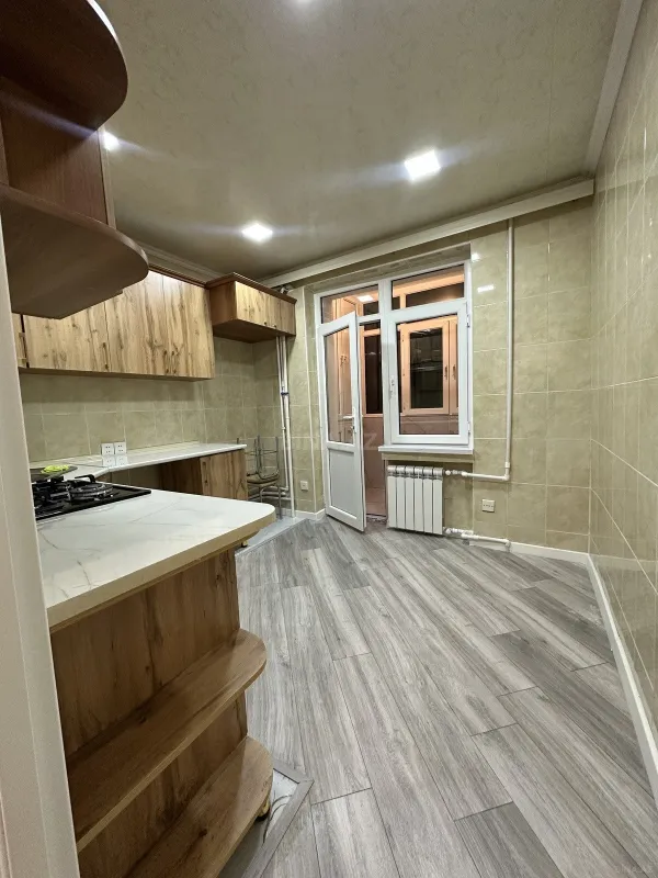 Satılır 4 otaqlı mənzil 118 m²