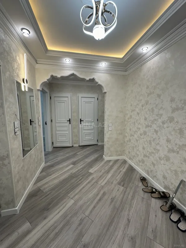 Satılır 4 otaqlı mənzil 118 m²