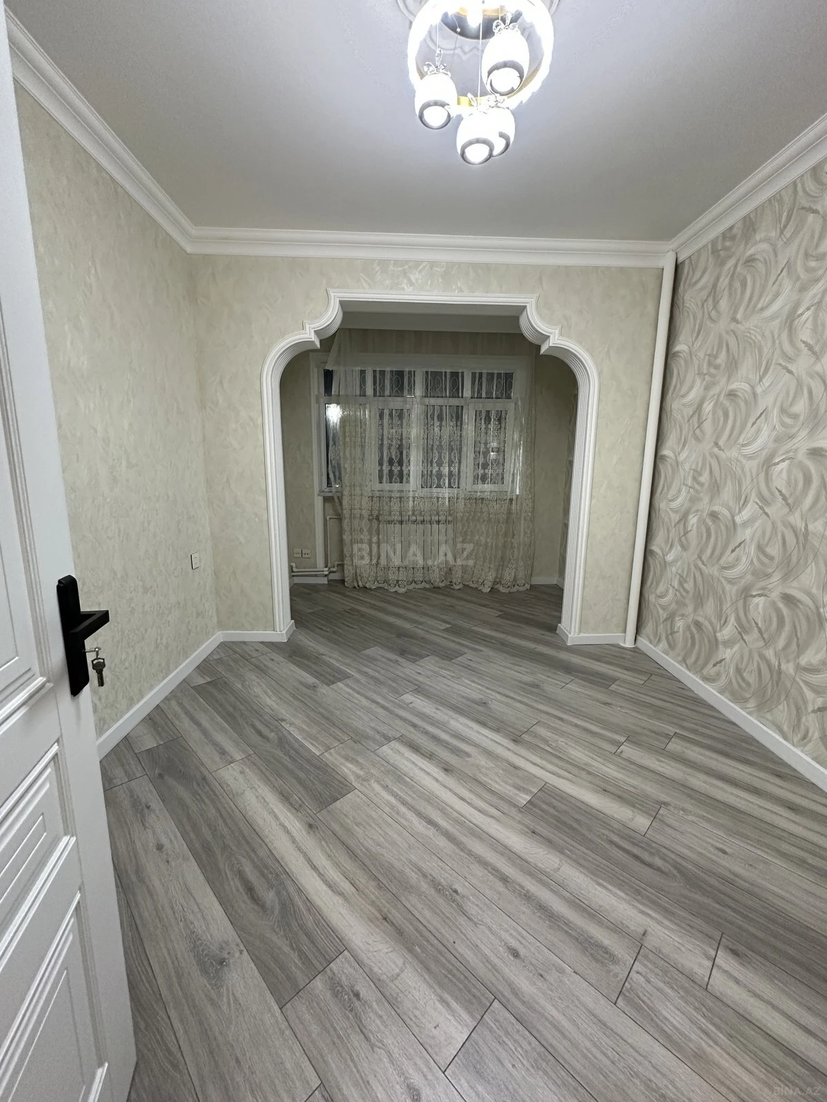 Satılır 4 otaqlı mənzil 118 m²