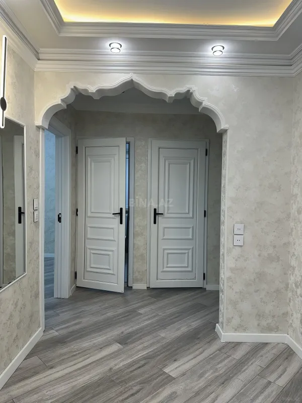 Satılır 4 otaqlı mənzil 118 m²