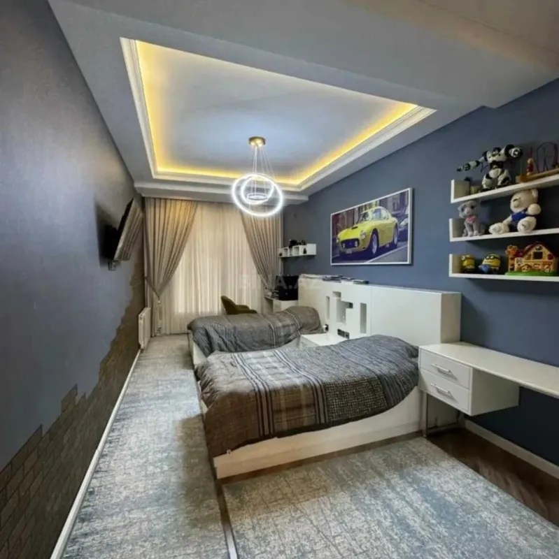 Satılır 4 otaqlı mənzil 182 m²
