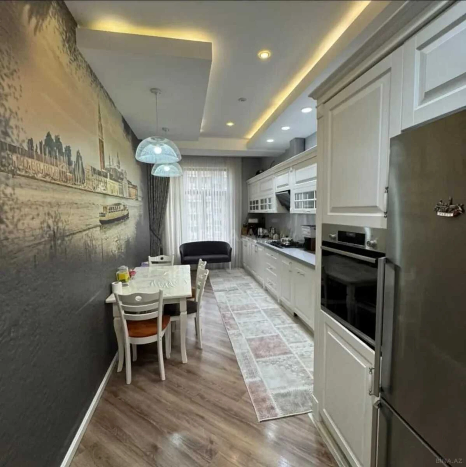 Satılır 4 otaqlı mənzil 182 m²