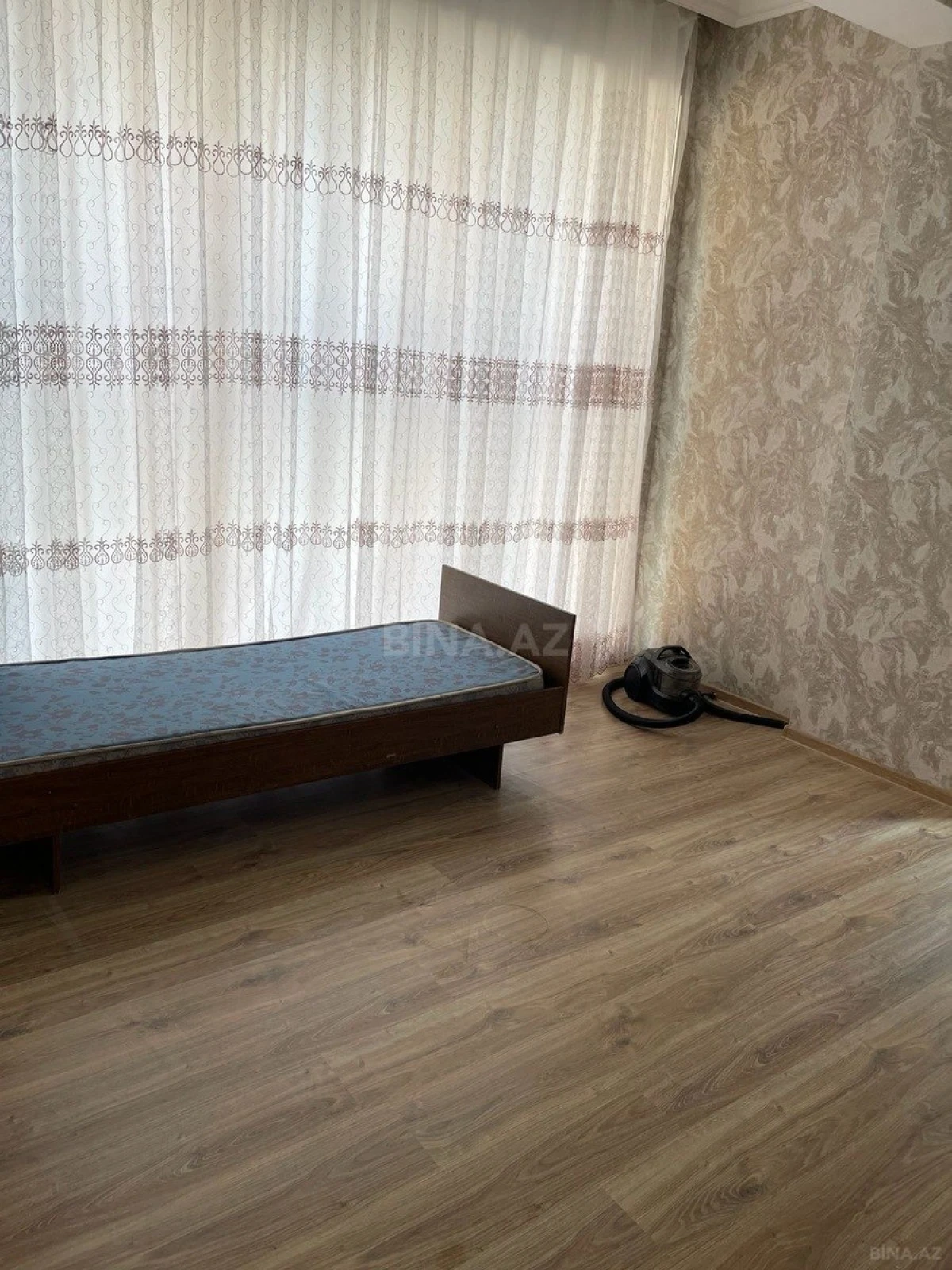 Kirayə verilir 3 otaqlı mənzil 127 m²