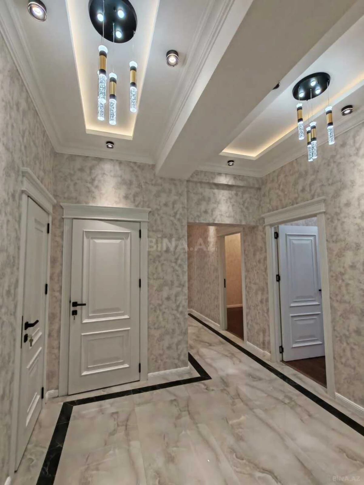 Satılır 3 otaqlı mənzil 108 m²