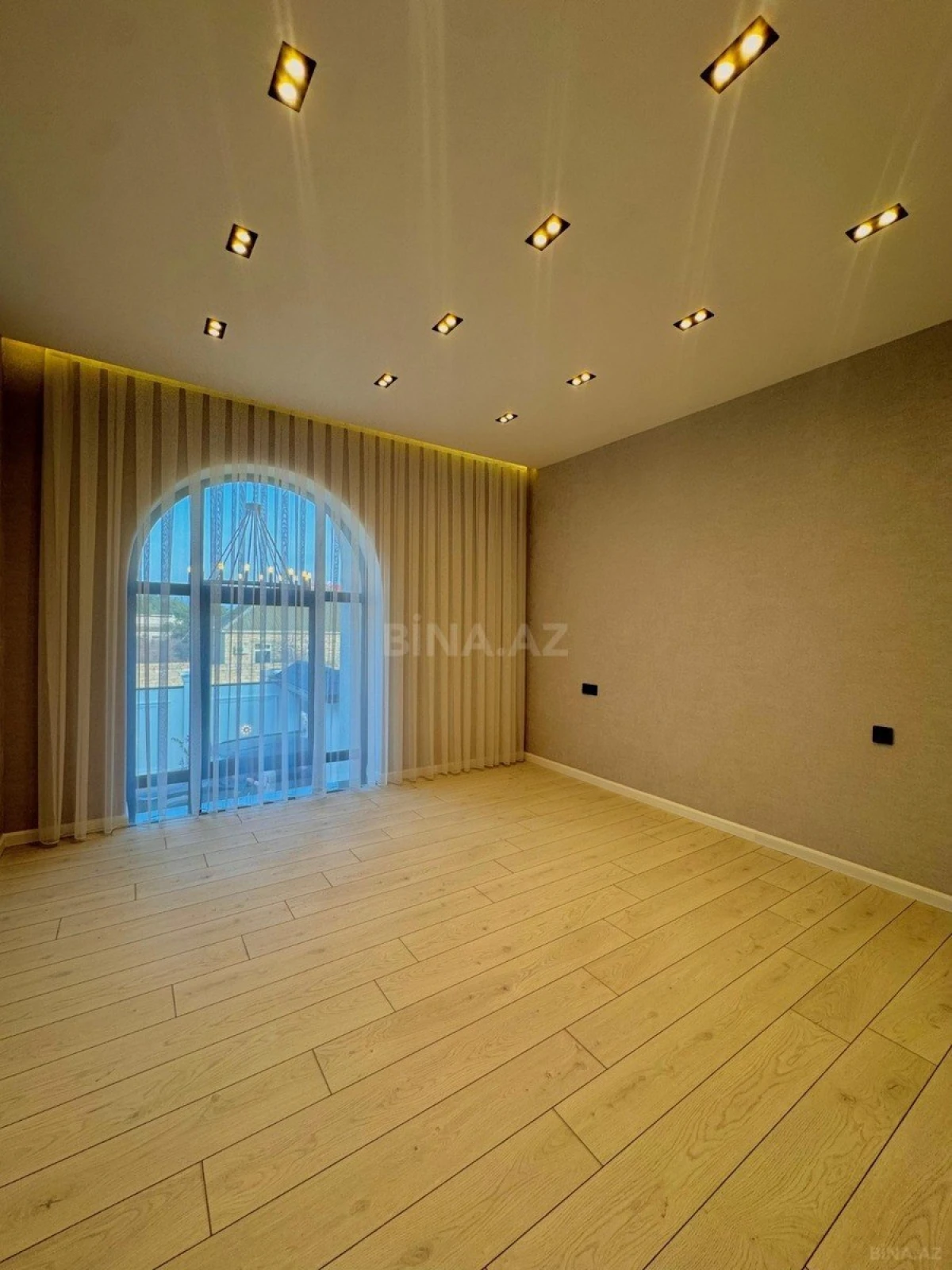 Satılır 4 otaqlı həyət evi 220 m²