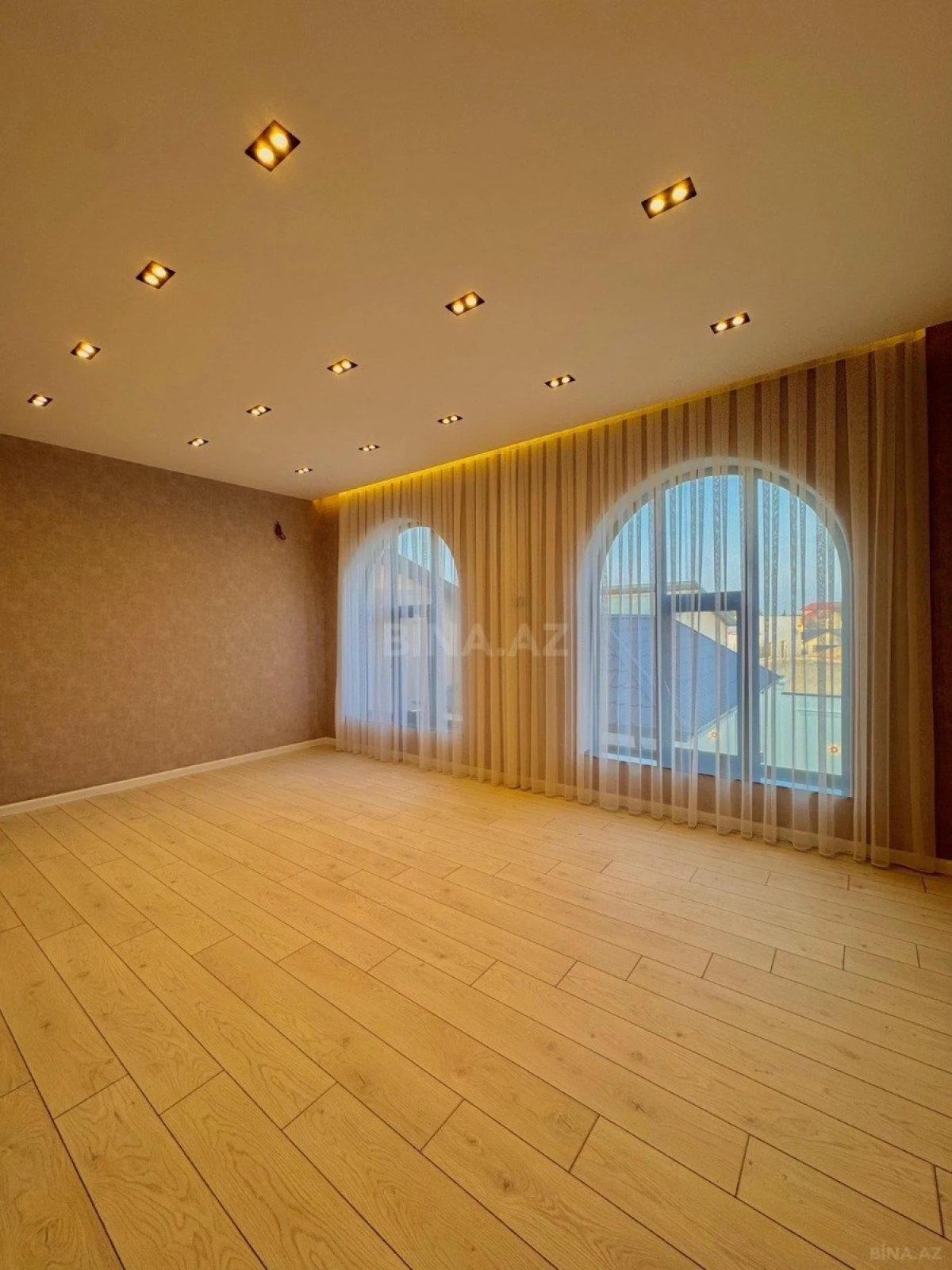 Satılır 4 otaqlı həyət evi 220 m²