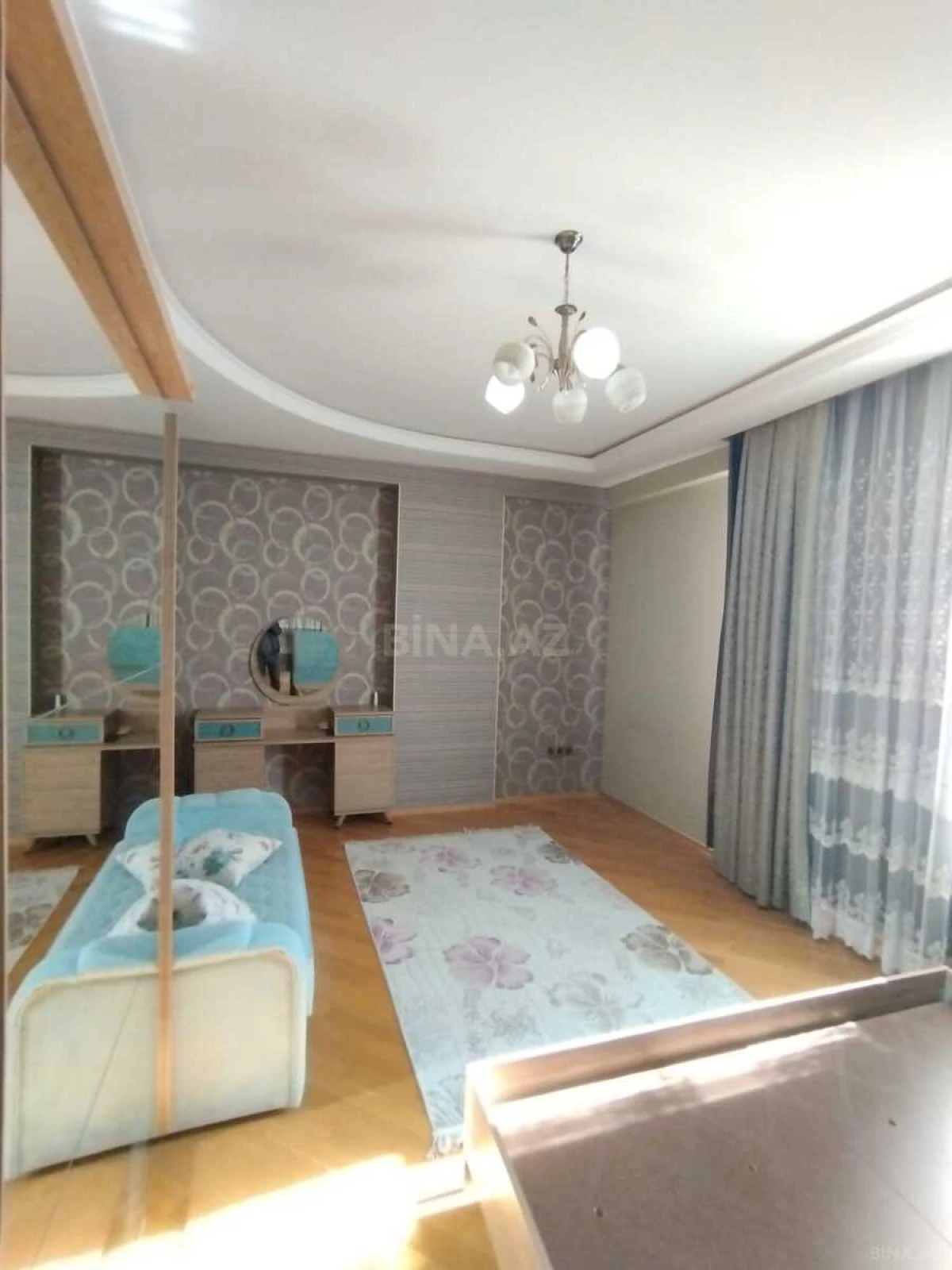Satılır 3 otaqlı mənzil 126 m²