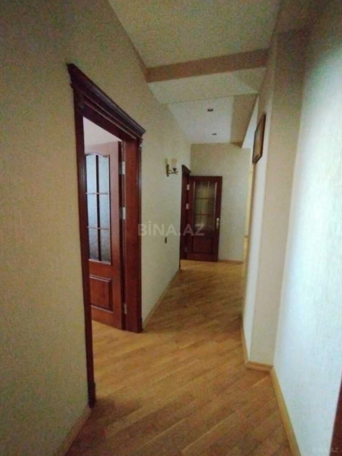 Satılır 3 otaqlı mənzil 126 m²