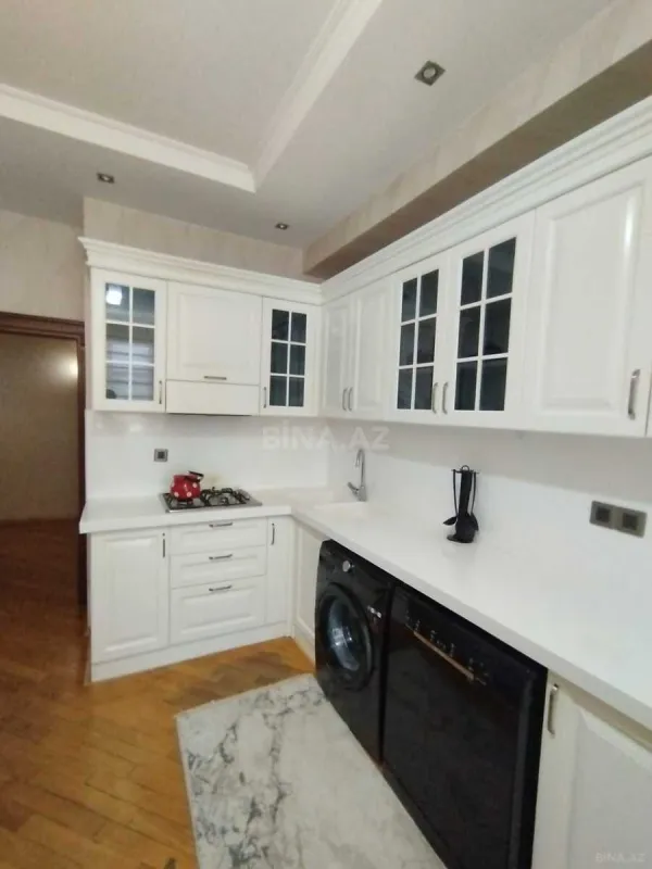 Satılır 3 otaqlı mənzil 126 m²