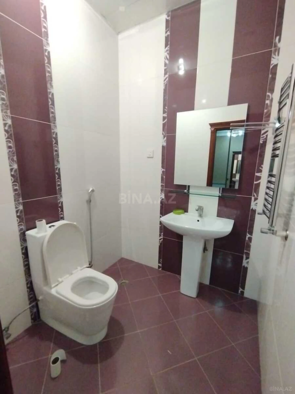 Satılır 3 otaqlı mənzil 126 m²
