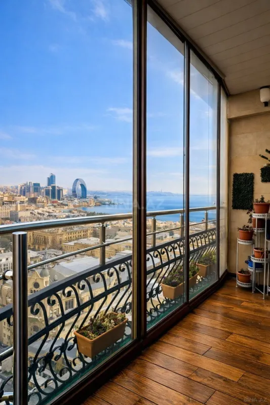 Satılır 4 otaqlı mənzil 240 m²