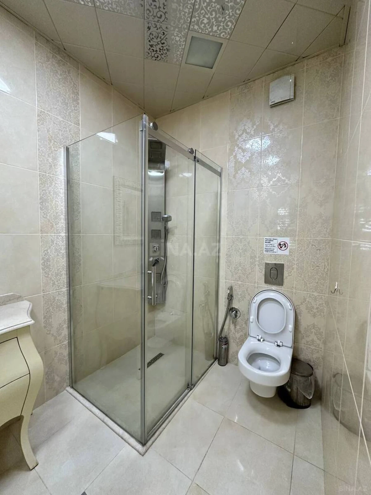 Satılır 4 otaqlı mənzil 240 m²