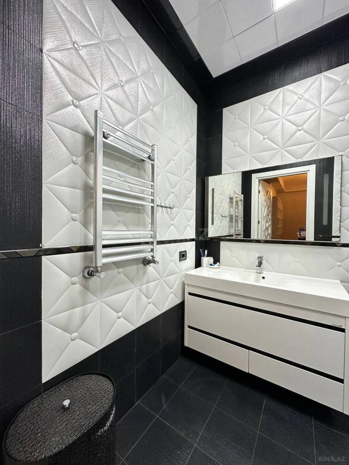 Satılır 4 otaqlı mənzil 240 m²