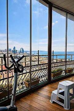 Satılır 4 otaqlı mənzil 240 m²