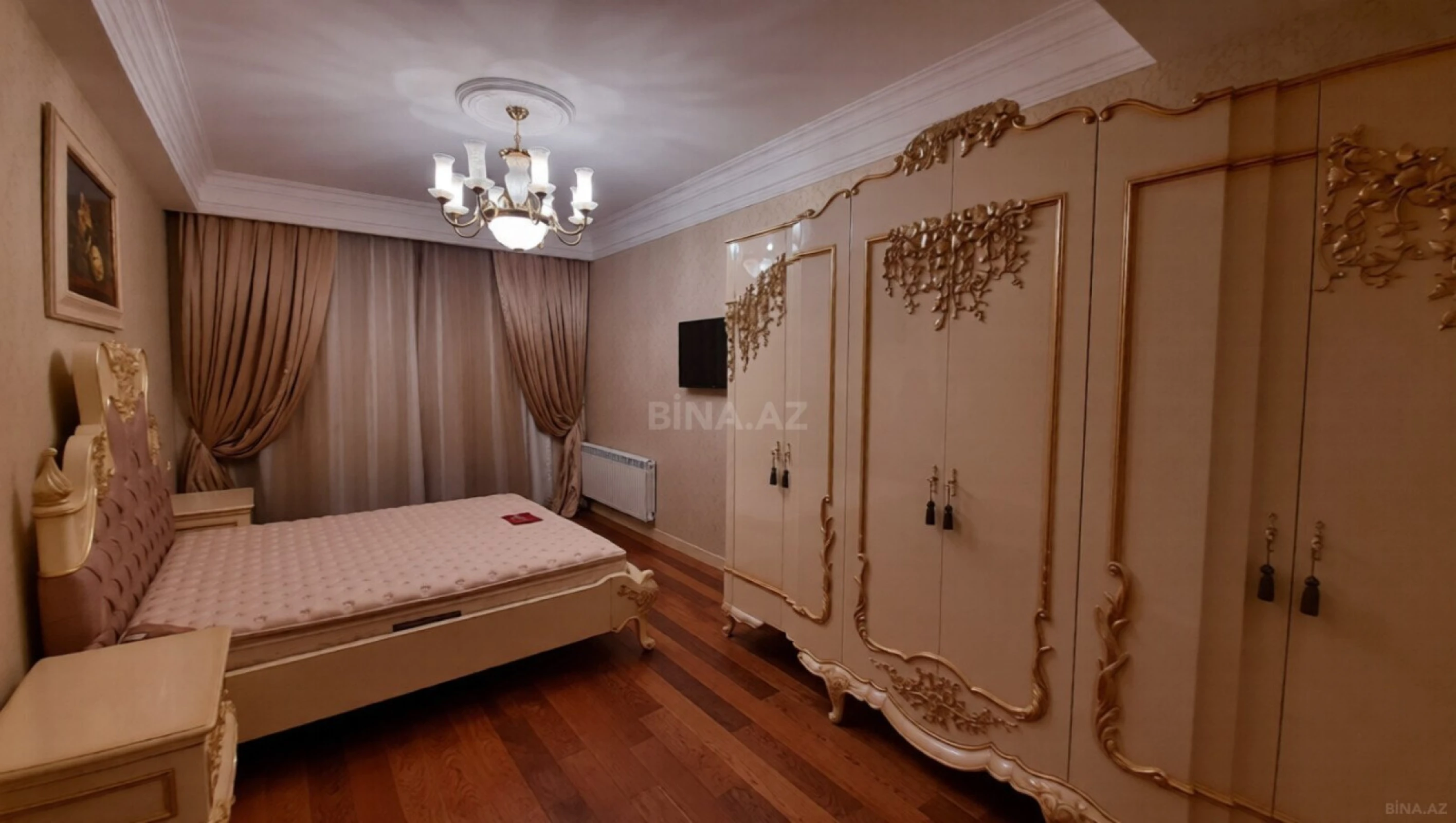 Satılır 5 otaqlı mənzil 500 m²