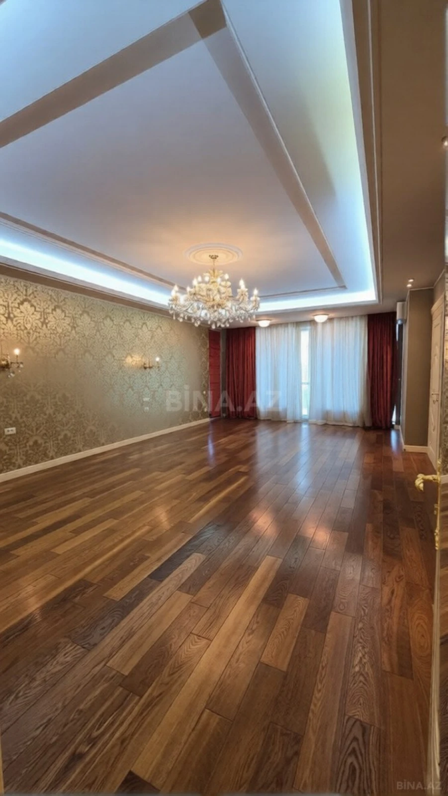 Satılır 5 otaqlı mənzil 500 m²