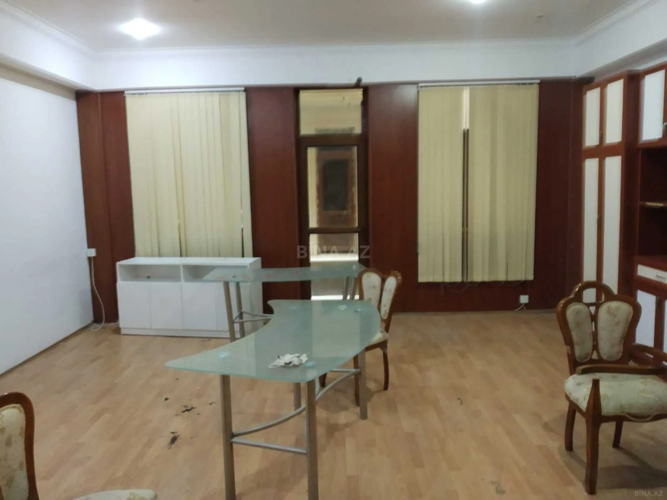Kirayə verilir 1 otaqlı ofis 42 m²