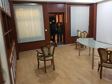 Kirayə verilir 1 otaqlı ofis 42 m²