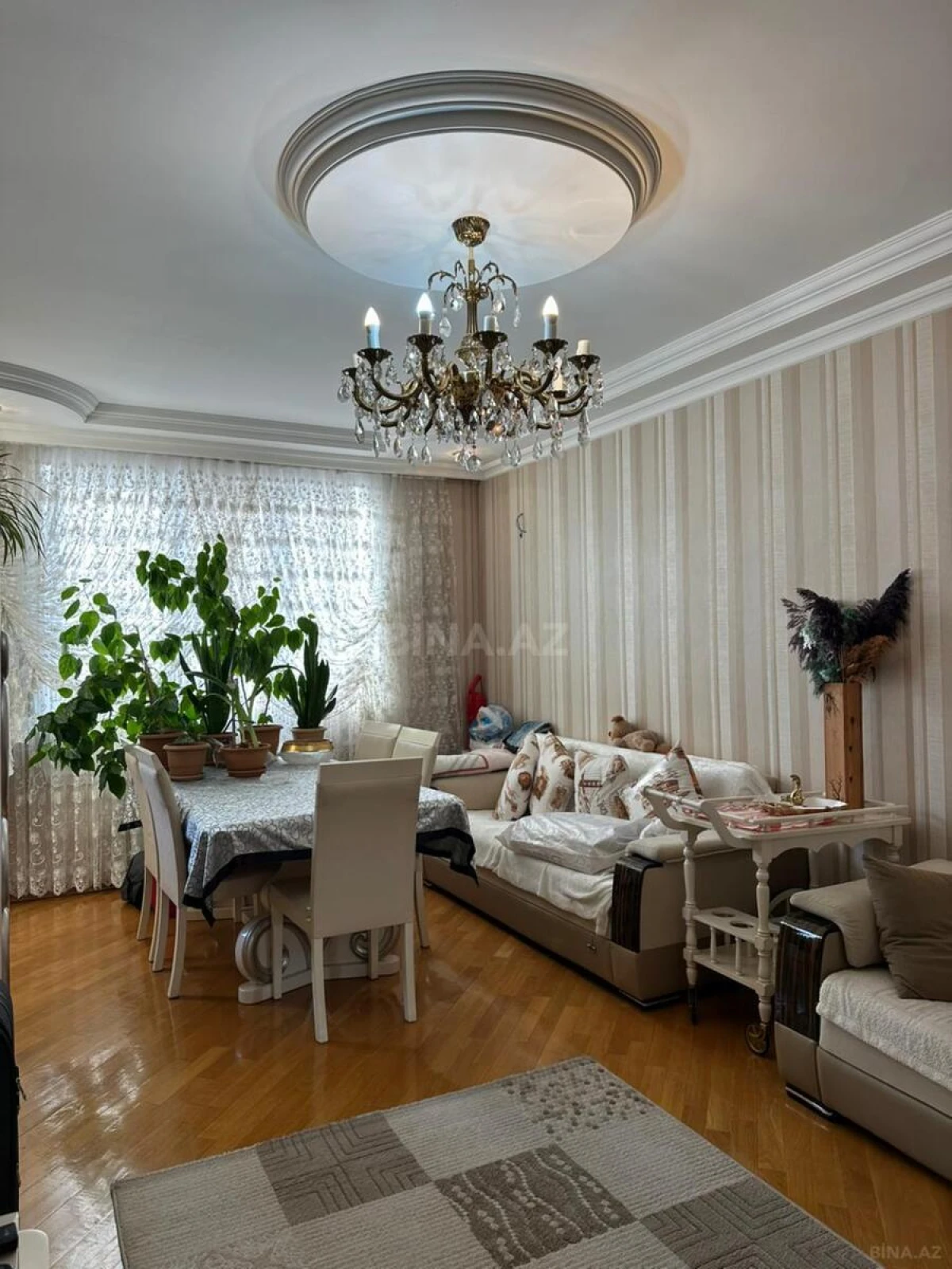 Satılır 2 otaqlı mənzil 96 m²