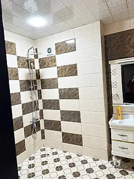 Kirayə verilir 2 otaqlı mənzil 80 m²