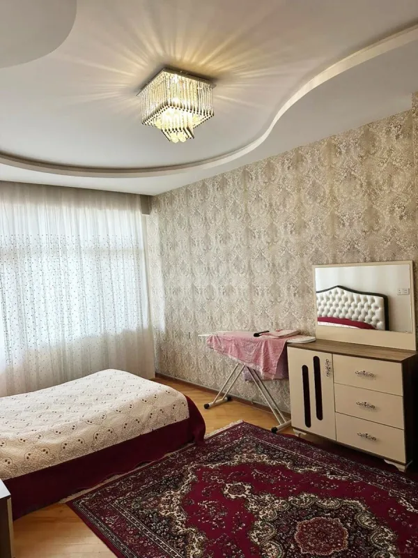 Kirayə verilir 2 otaqlı mənzil 80 m²