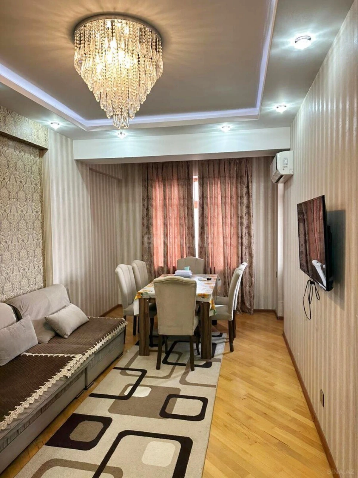 Kirayə verilir 2 otaqlı mənzil 80 m²