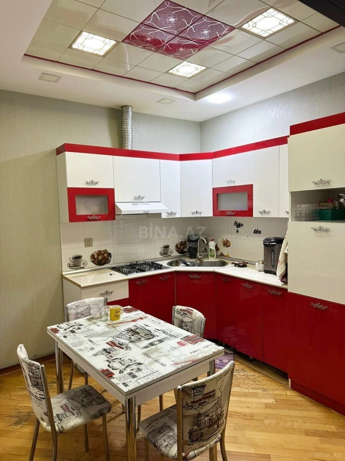 Kirayə verilir 2 otaqlı mənzil 80 m²