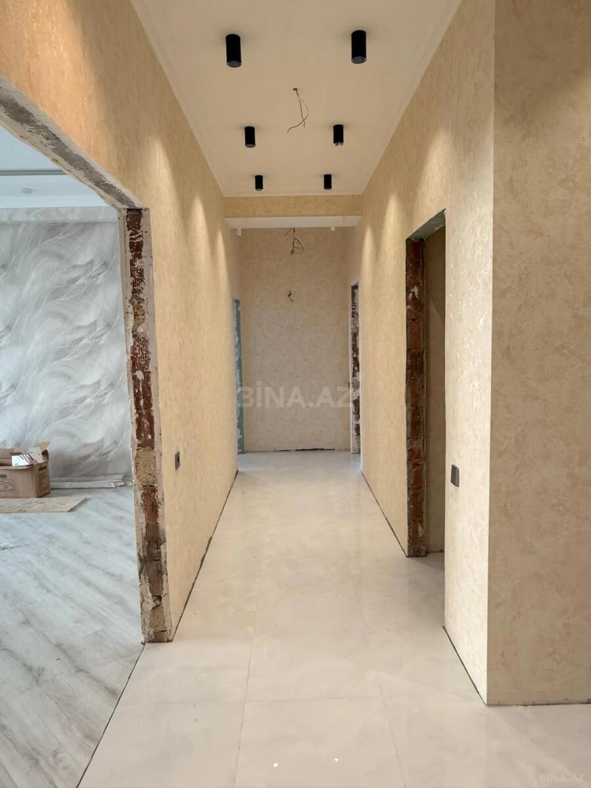 Satılır 3 otaqlı mənzil 175 m²