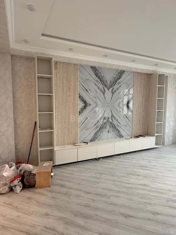 Satılır 3 otaqlı mənzil 175 m²