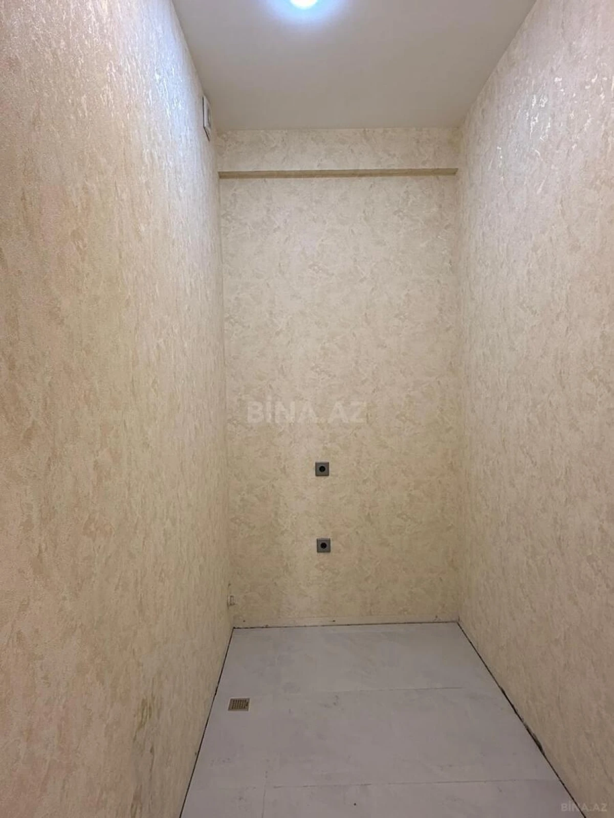 Satılır 3 otaqlı mənzil 175 m²