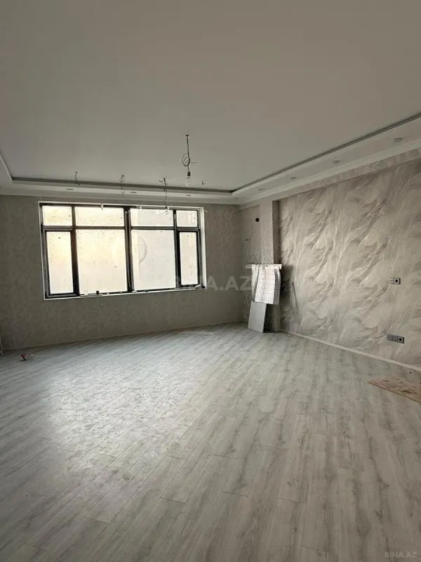 Satılır 3 otaqlı mənzil 175 m²