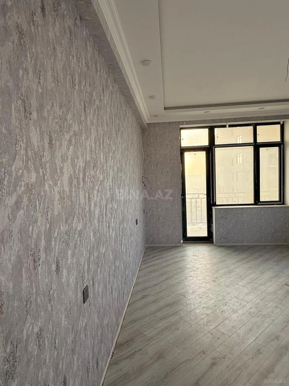 Satılır 3 otaqlı mənzil 175 m²