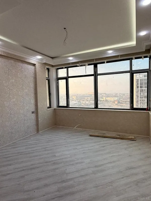 Satılır 3 otaqlı mənzil 175 m²